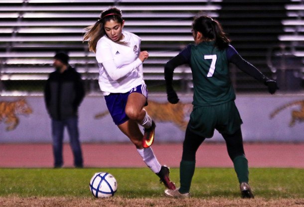 Lemoore's Litzy Pimentel scored a goal in Thursday's 3-3 tie against El Diamante. 